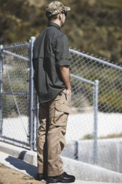 LA Police Gear Men's Long Sleeve Tactical Field Shirt 2.0 -Holsters Shop la police gear mens long sleeve tactical field shirt 2.0 ls field 84659.1609339051