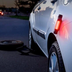 Nite Ize Radiant Rechargeable Utility Light -Holsters Shop nite ize radiant rechargeable utility light rum1a 01 r7 64883.1635463836