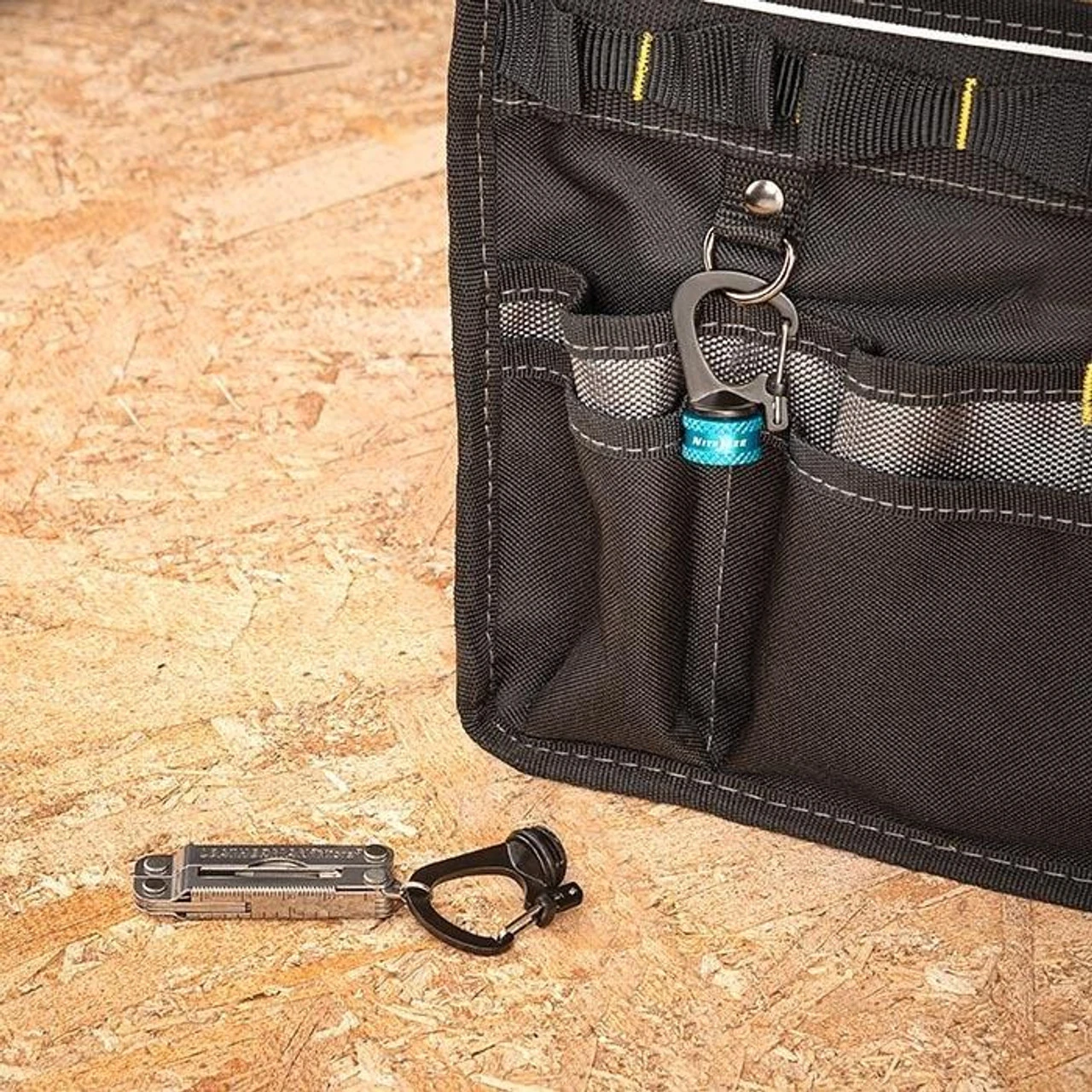 Nite Ize SlideLock 360 Magnetic Locking Dual Carabiner 4 Nite Ize SlideLock 360 Magnetic Locking Dual Carabiner - Image 2