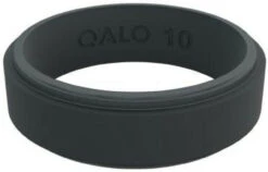 Qalo Men's Slate Grey Step Edge Narrow Polished Ring QS9-MNG