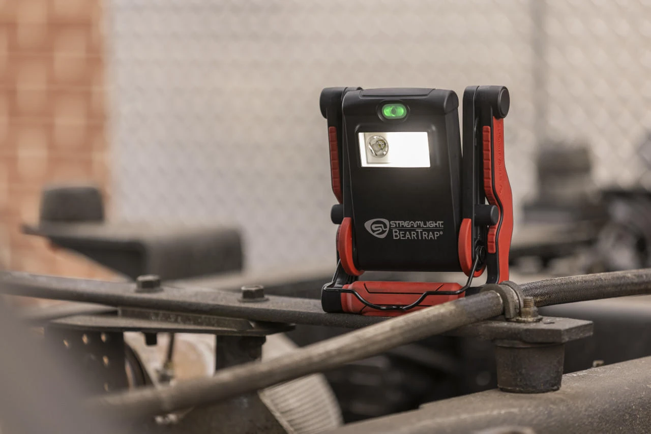 Streamlight BearTrap Rechargeable Multi-Function Worklight 8 Streamlight BearTrap Rechargeable Multi-Function Worklight - Image 6