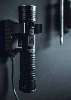 Streamlight Stinger 2020 Rechargeable LED Flashlight -Holsters Shop streamlight stinger 2020 rechargeable led flashlight 78101 30819.1601528425