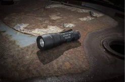 Surefire E1B Backup Dual Output LED Flashlight With Max Vision Beam -Holsters Shop surefire e1b single stage flashlight with max vision reflector sf e1b mv 05972.1603767547
